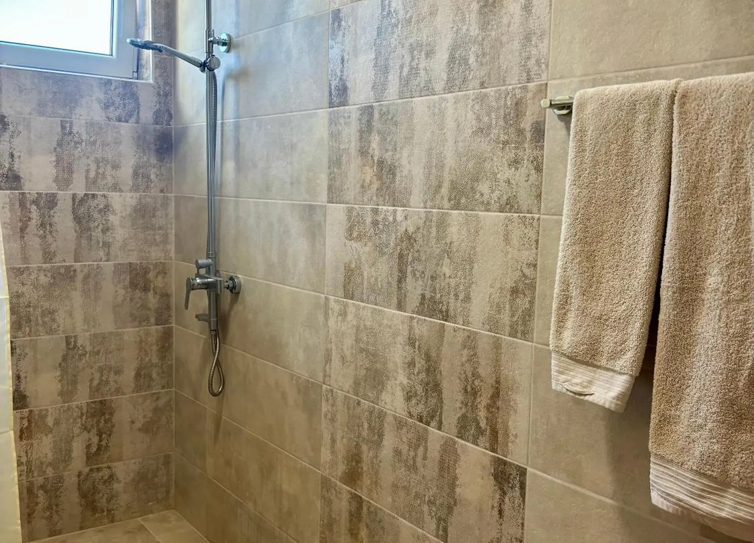 בורגאס Triumph Apartment 0*,